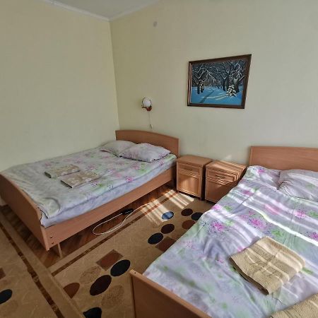 Petrovskaya Pristan 2 Hotell Tsjolpon-Ata Eksteriør bilde