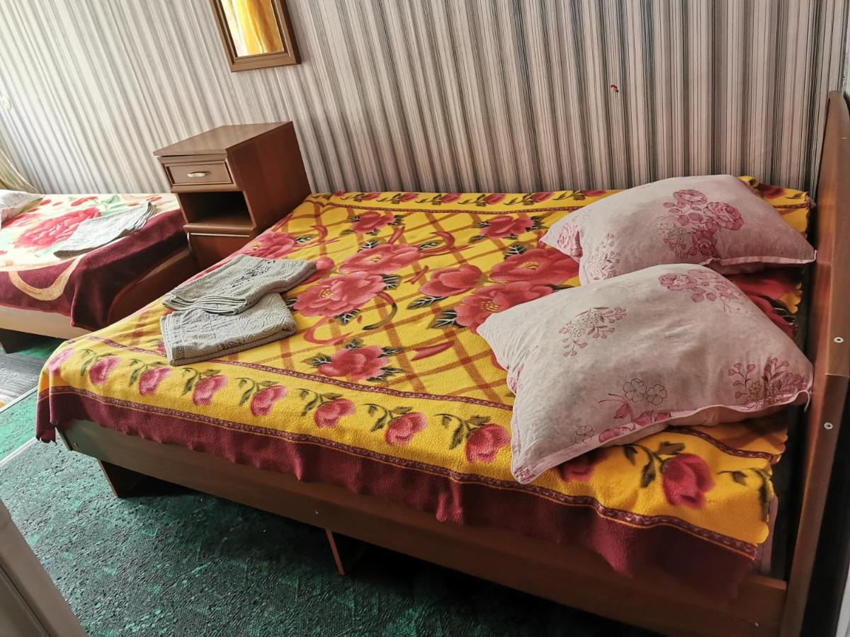 Petrovskaya Pristan 2 Hotell Tsjolpon-Ata Eksteriør bilde