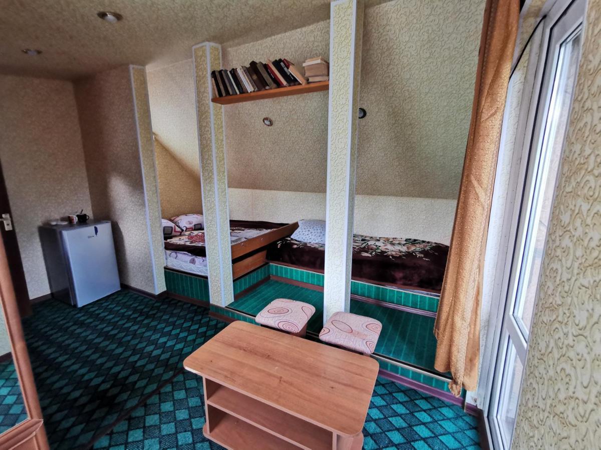 Petrovskaya Pristan 2 Hotell Tsjolpon-Ata Eksteriør bilde