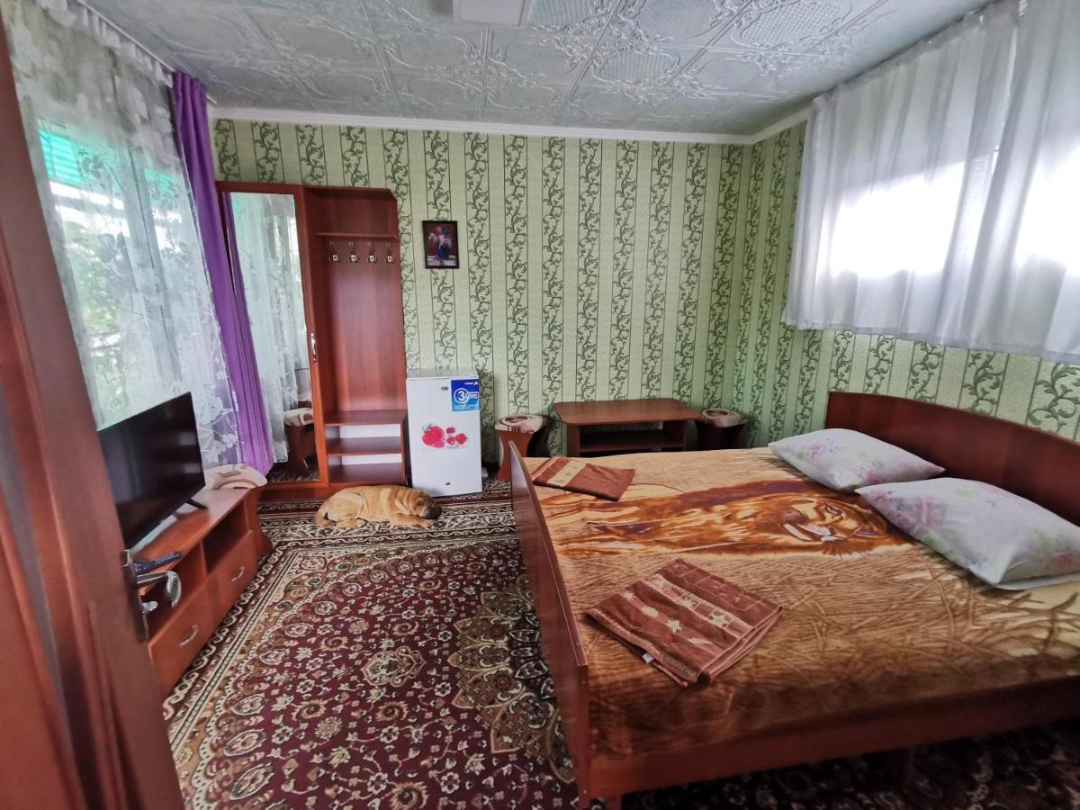 Petrovskaya Pristan 2 Hotell Tsjolpon-Ata Eksteriør bilde